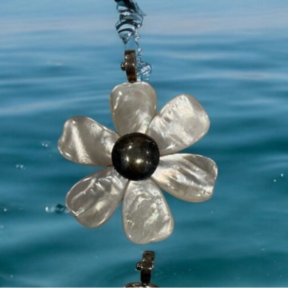 Espo/925 Vintage Mother of Pearl Plumeria Flower Pendants Necklace Snap in!